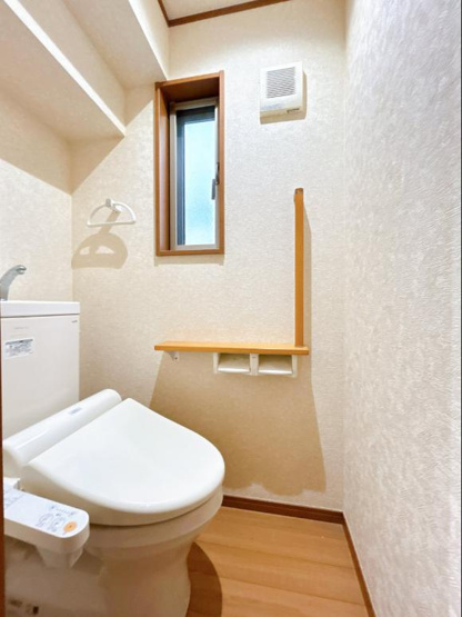 【トイレ】 | 牛久市さくら台3丁目　中古戸建 | トイレは1F、2F共に完備！取り合いになることがありませんね(^^)/