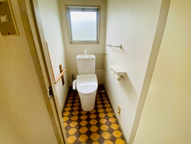 富里市根木名　戸建のトイレ