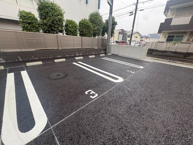 Ｒｏｓｓｏ　Ｃｏｒｓａ　－ロッソ　コルサ－の駐車場