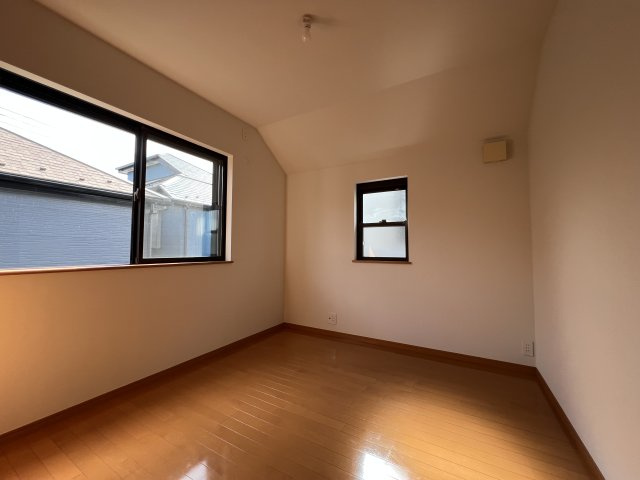 昭島市大神町4丁目　中古戸建の洋室|【洋室2】5.2帖