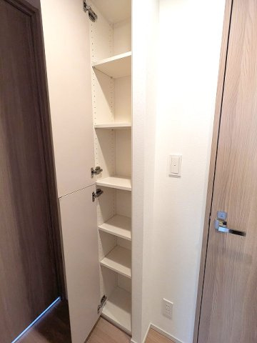 ORSUS(オルサス)三ノ輪の設備|室内廊下の収納です