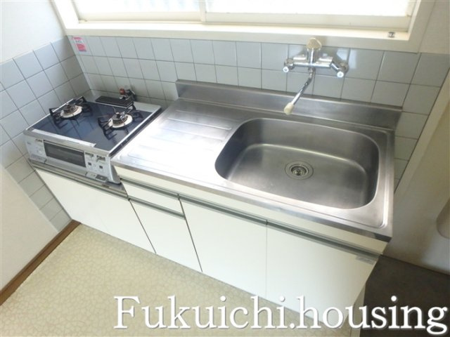 ルミナス赤堤のキッチン