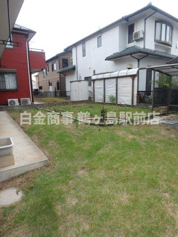 坂戸市にっさい花みず木中古戸建の庭