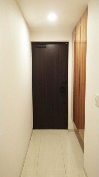 プレミスト広瀬町の玄関