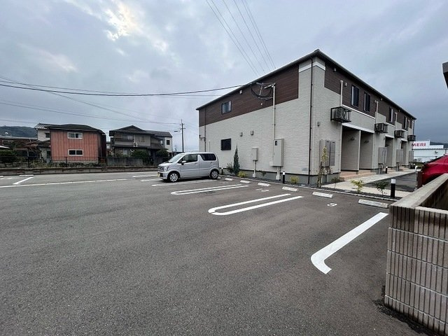 ヴィラ・バガス　Ⅱの駐車場|駐車場完備です