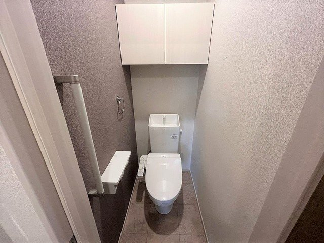 ヴィラ・バガス　Ⅱのトイレ|ゆったりとした空間のトイレです