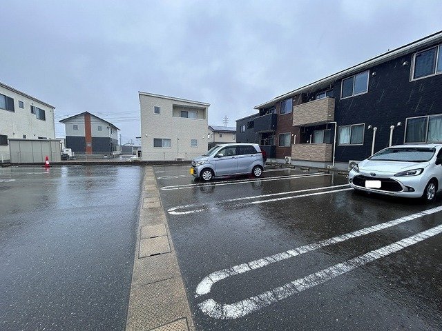 ピュア・ジュネス　Ａの駐車場|駐車場です