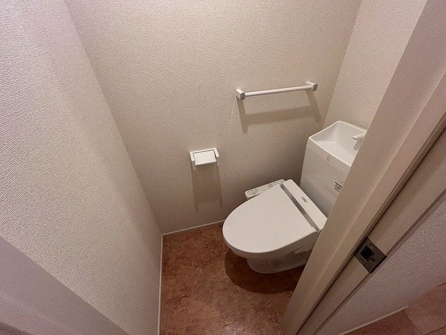 ピュア・ジュネス　Ａのトイレ|コンパクトで使いやすいトイレです