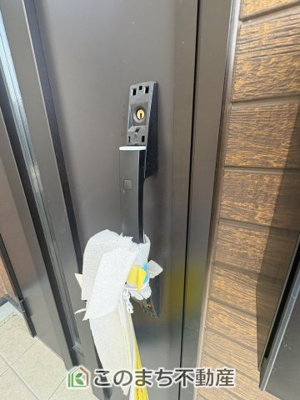 【設備】 | いろどりアイタウン栃木市平柳町3丁目22-P2　7号棟 | 電子＆ディンプルWロックキーでセキュリティ性の高い玄関ドア☆
