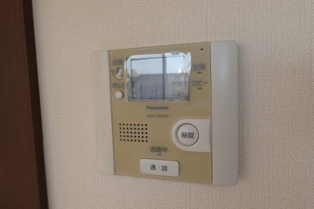 ビバリースクエア老松のセキュリティ|オートロック連動ＴＶインターホン