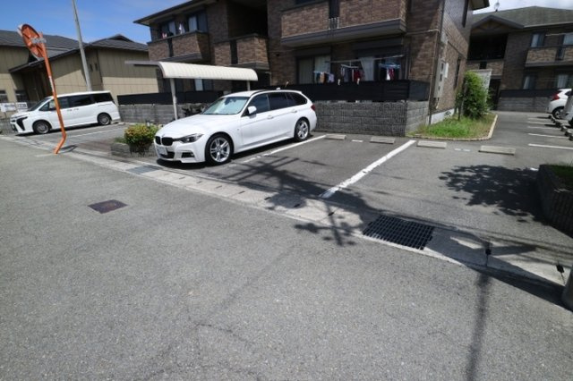 セリーヌヴィレッジの駐車場