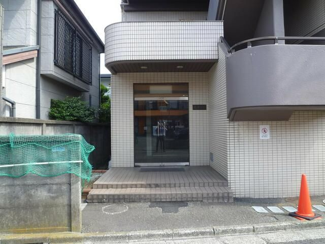 萩原ビルのエントランス