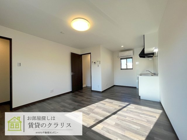 ガレージハウス上賀茂の居間・リビング