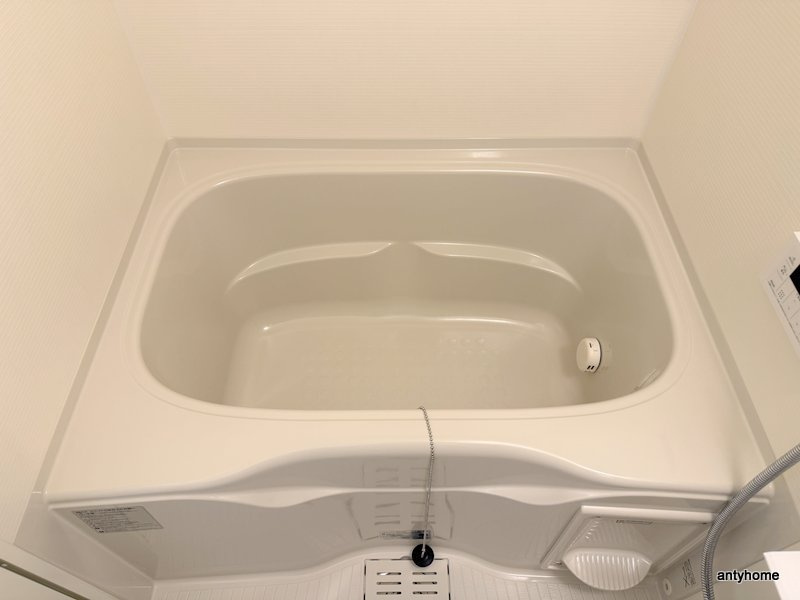 コンフォリア・リヴ桜川ソルテラス　仲介手数料無料の浴室