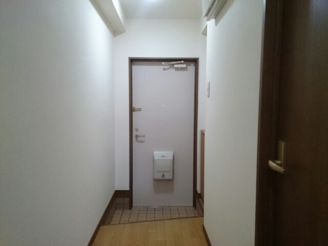 インテックスⅢ番館の玄関