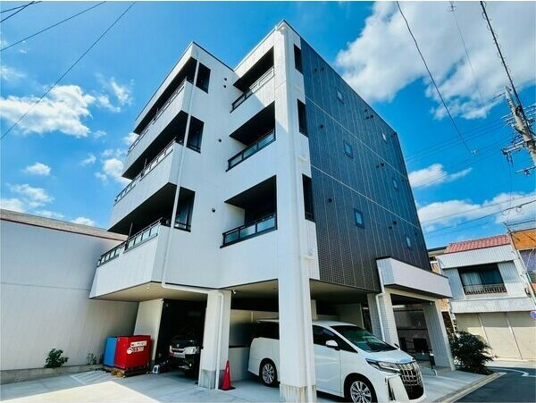 La　Veriteノムラ大喜新町の駐車場