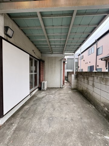 小金井市梶野町４丁目の一戸建ての駐車場