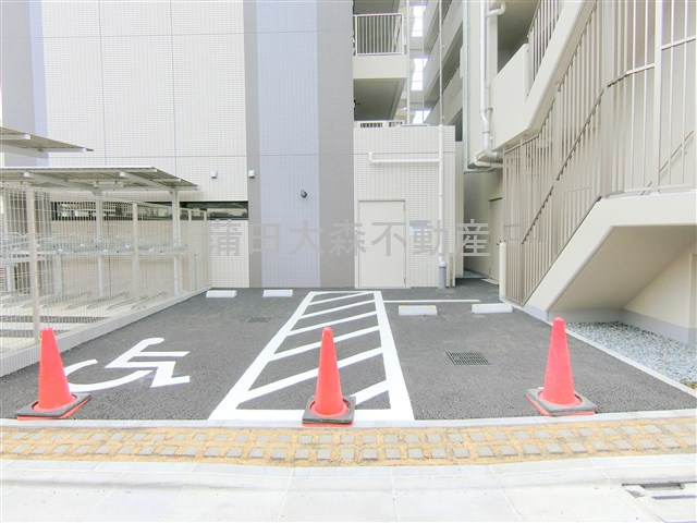 RESIDENCE大鳥居の駐車場