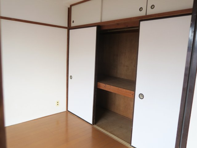 本八幡サンローズの収納