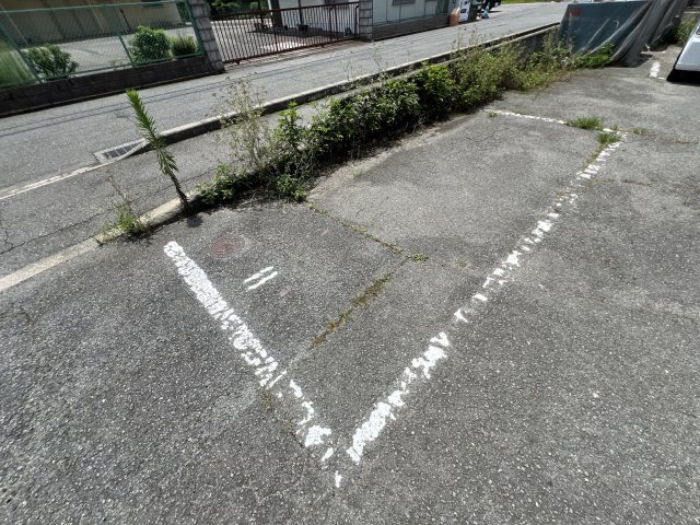 かもめ荘の駐車場