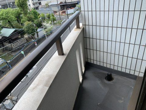 アルファ八田のバルコニー