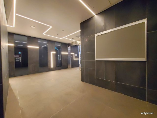 コンフォリア・リヴ北久宝寺Q 仲介手数料無料のロビー