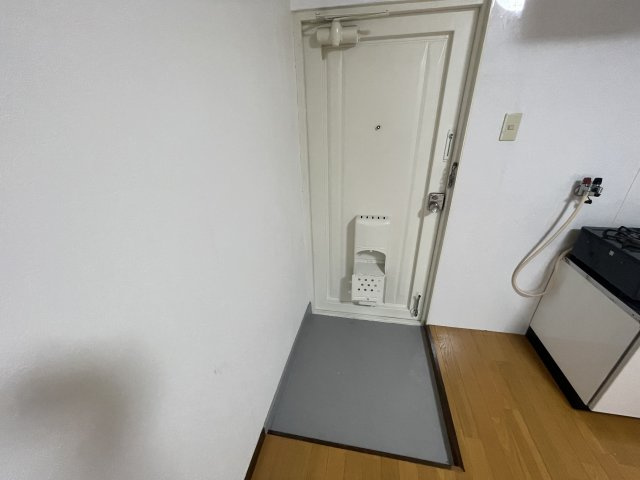 NDYハイツ甲子園の玄関