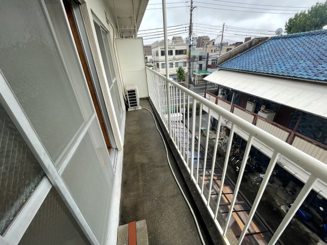 NDYハイツ甲子園のバルコニー