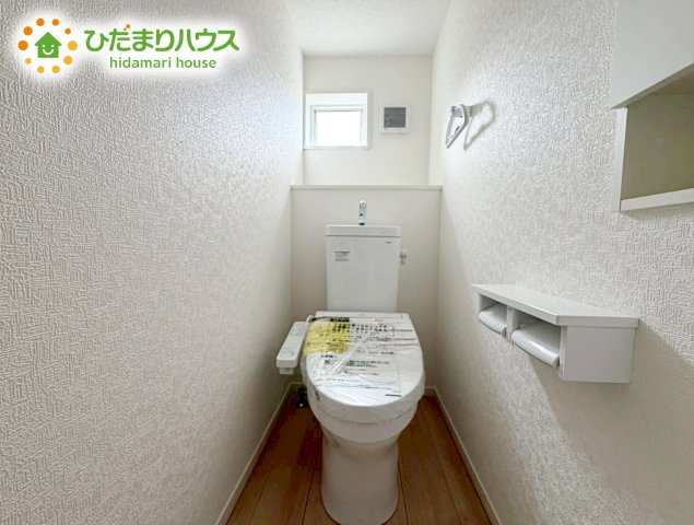 郡山市大槻町第39　新築戸建　3号棟のトイレ|温水洗浄便座なら、年中温かいので、安心して座ることができます。さらに、身体が冷えることもないため、便座カバーを付ける必要もありません。