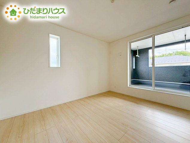 郡山市大槻町第39　新築戸建　3号棟の寝室|清々しい朝陽が差し込む寝室は、開放感たっぷりで心をリフレッシュしてくれる特別な住空間。家具の配置を自由に楽しむことで、自分だけの快適な居場所を作り出せます！