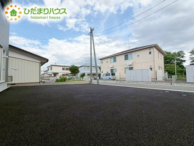 郡山市大槻町第39　新築戸建　3号棟の駐車場|時間がない時もらくらくと車の出し入れができる並列駐車場を完備！！