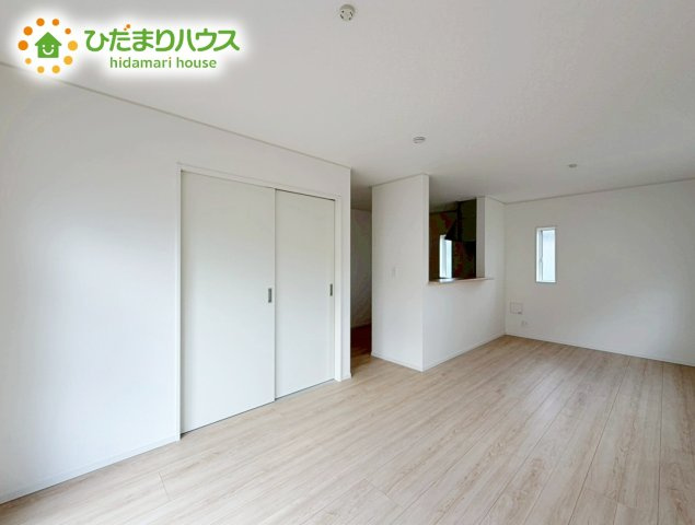 郡山市大槻町第39　新築戸建　3号棟の居間・リビング|大きな窓から差し込む光でいっぱいのリビング　休日もつい家にいる時間が長くなりそうです
