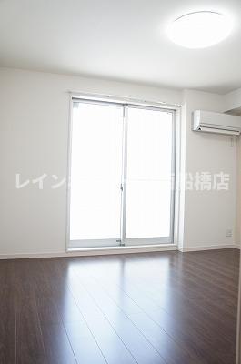 船橋市前原西４丁目のアパート