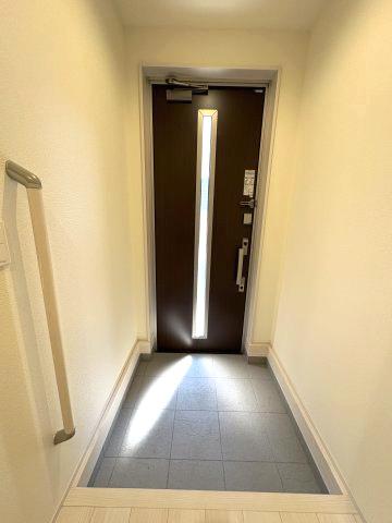 川口市柳崎　中古戸建の玄関
