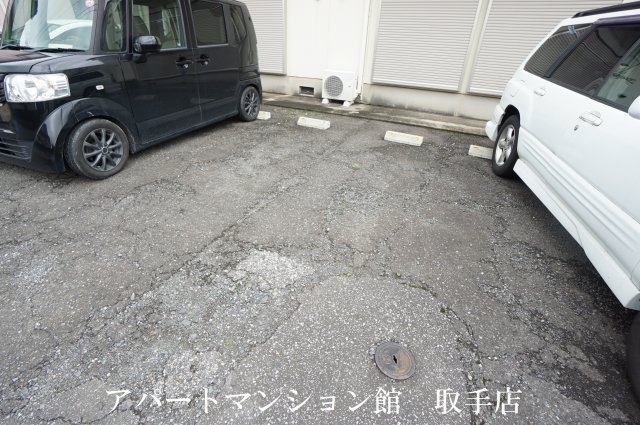 福志荘Bの駐車場