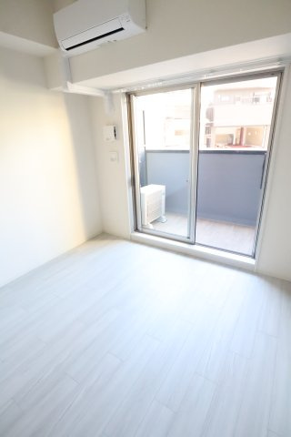 大阪市都島区中野町４丁目の賃貸マンションの居間・リビング