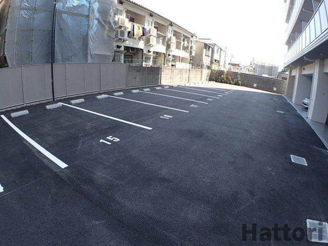 La Douceur豊中南の駐車場