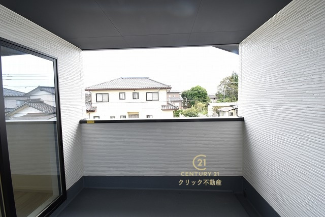 TERRACE　ひたちなか市足崎　3期 　3のバルコニー|お部屋から出られるバルコニーです。気分転換に出るだけでも、晴れた日にお洗濯物やお布団を一気に干すのも気持ちがいい♪