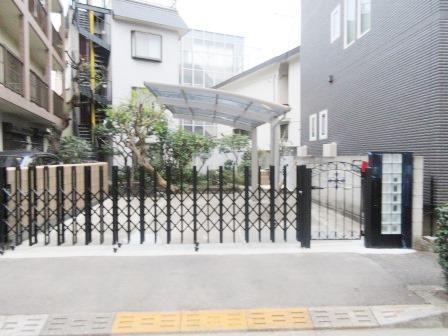 西巣鴨一丁目戸建のエントランス