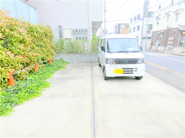 LogIkegamiログ池上の駐車場