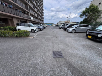 【駐車場】 | メヌエット八壱 | 敷地内に駐車スペースあり。日々の移動もスムーズです！