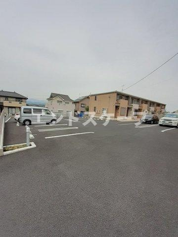 メゾンリュミエール・Ⅱの駐車場|高崎、前橋のお部屋探しはエンドスケープまで！お客様の理想お聞かせ下さい♪
