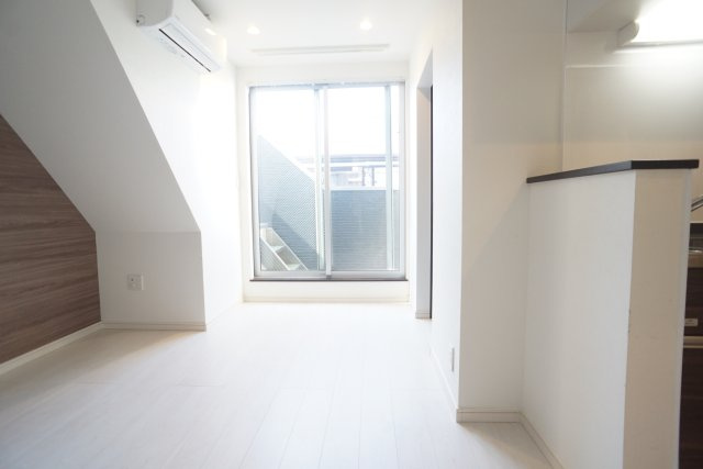 GRANDTIC RESIDENCE 宝塚の居間・リビング