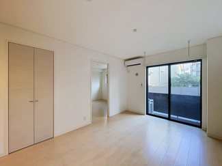 【居間・リビング】 | GlowHomes溝の口 | ※同建物ほかのお部屋の写真です。