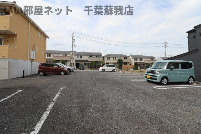 コンフォルターブル　Ⅱの駐車場|カースペースがあります