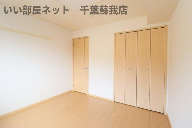 コンフォルターブル　Ⅱの寝室|広くて明るい寝室