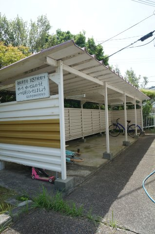 名谷6団地25号棟の駐輪場