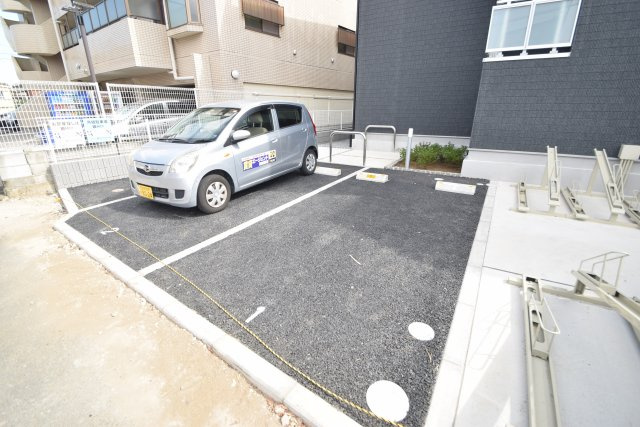 リブリ・ＳＵＺＵＹＡＳＵの駐車場|駐車スペースもあります