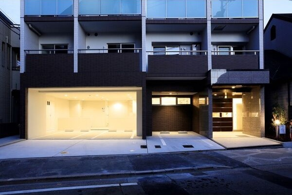 アレーヌコート金山の外観