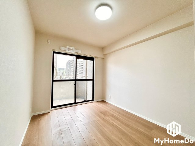 ソレーユベルテ橦木の子供部屋|陽当たり、通風良好なので過ごしやすいお部屋となっております。